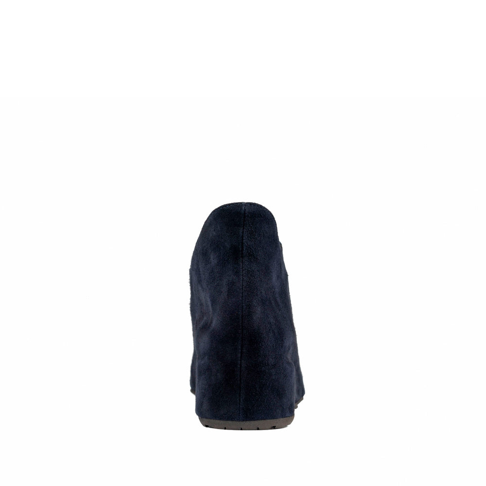 NAVY SUEDE