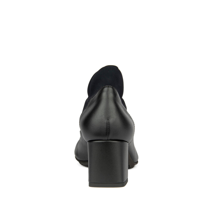 BLACK LEATHER AND MICROFIBER