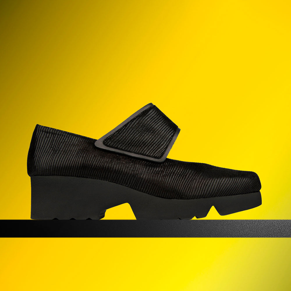BLACK TEXTURED SUEDE