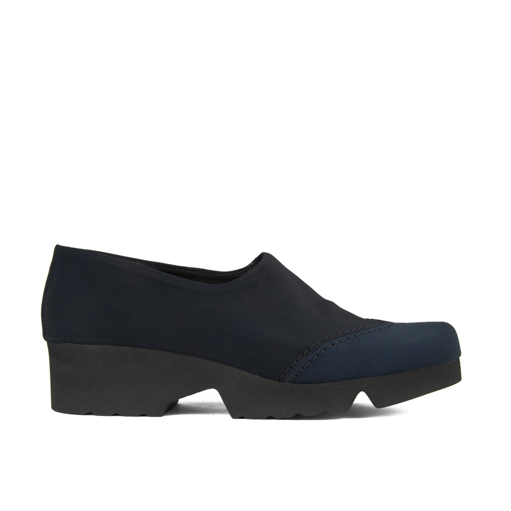 DENNY BLACK AND NAVY MICROFIBER