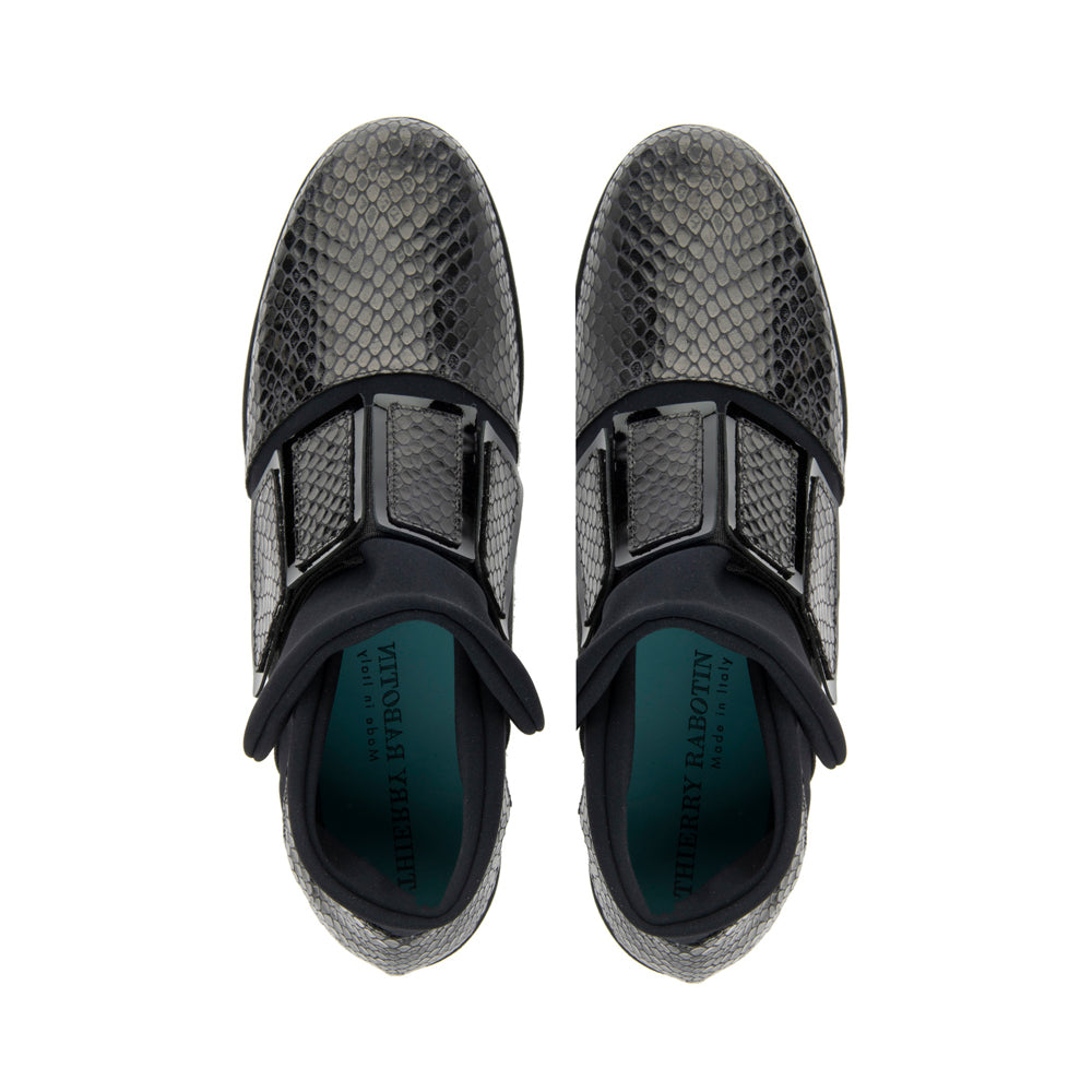 BLACK SNAKESKIN