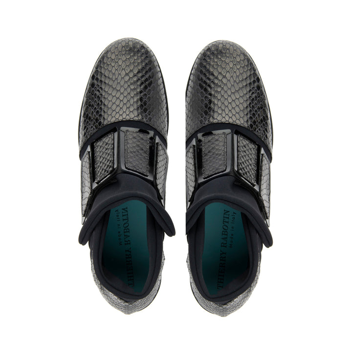 BLACK SNAKESKIN
