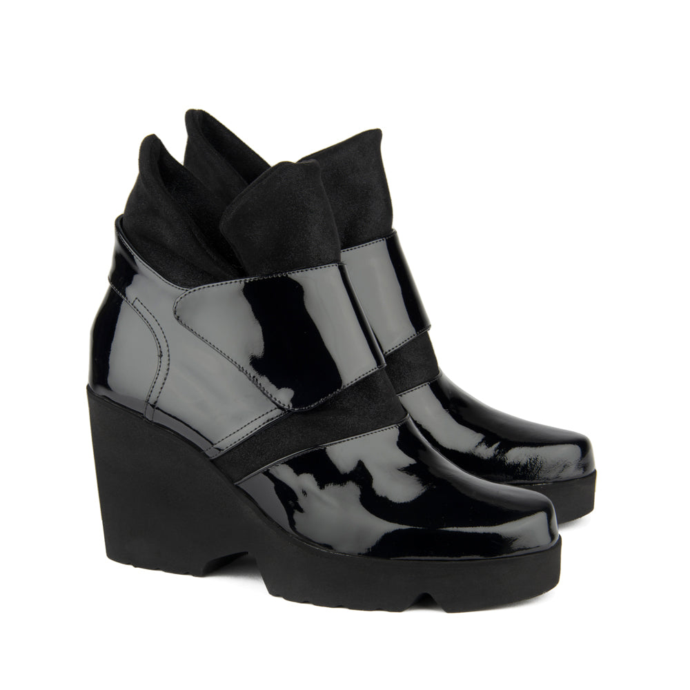 TRUDY BLACK PATENT AND STRETCH SUEDE