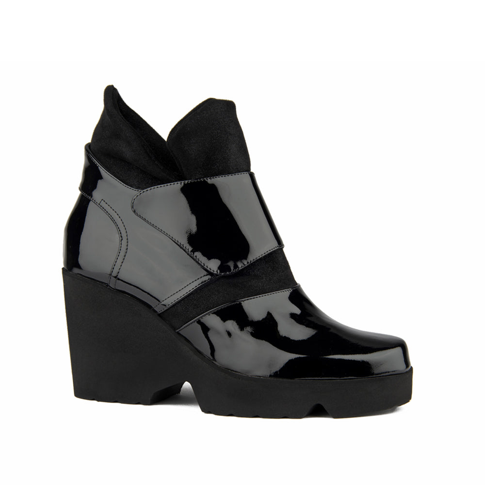TRUDY BLACK PATENT AND STRETCH SUEDE