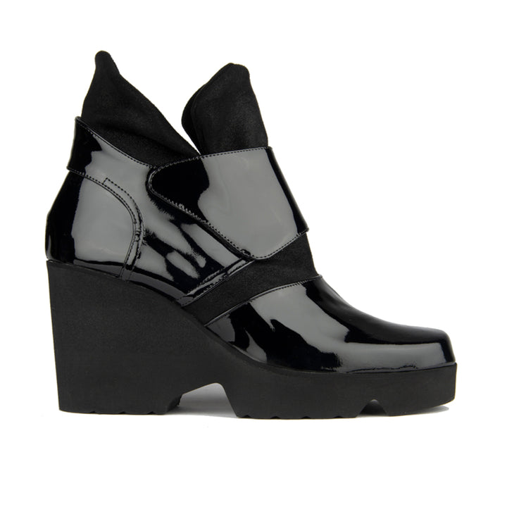 TRUDY BLACK PATENT AND STRETCH SUEDE