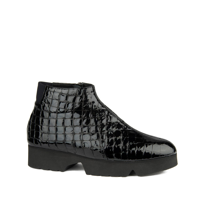 BLACK PATENT CROCO