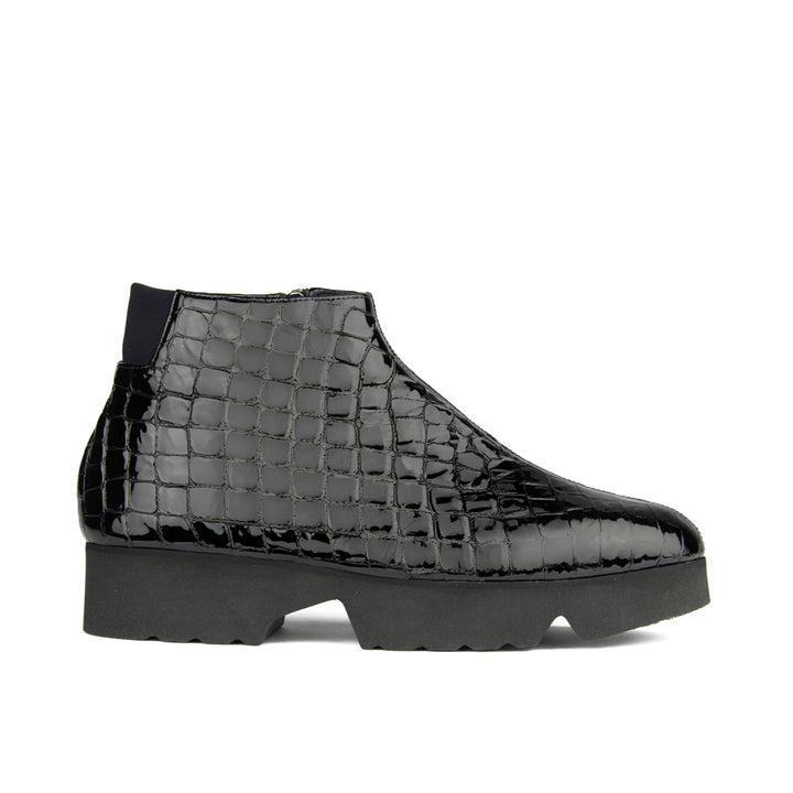 BLACK PATENT CROCO