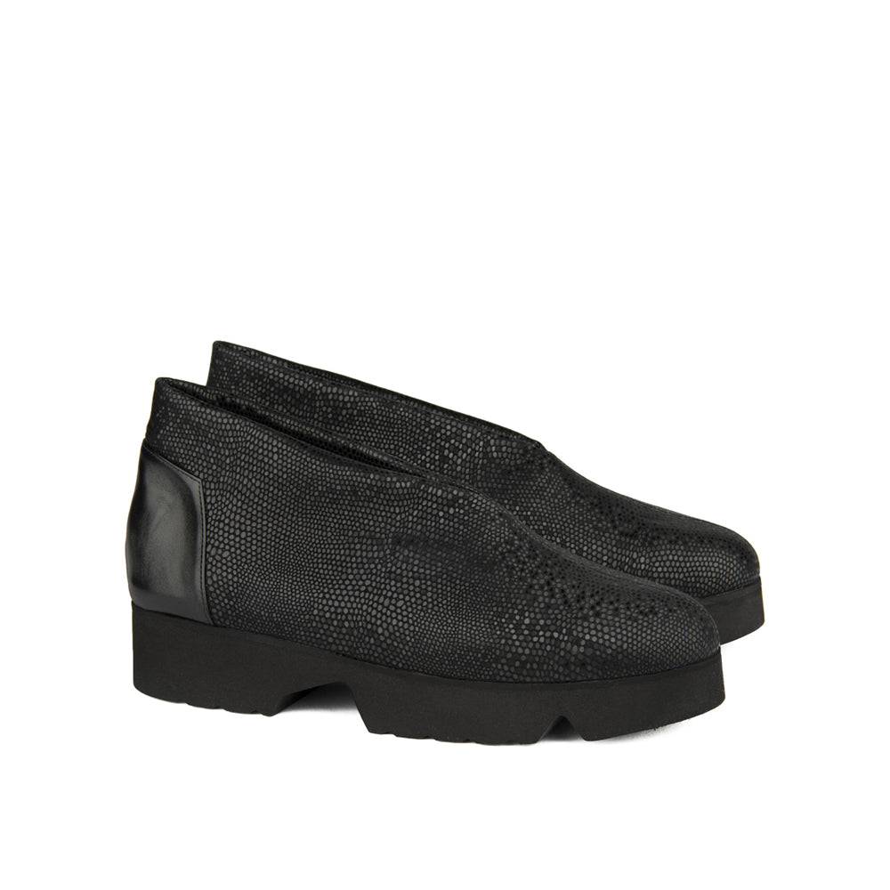 BLACK TEXTURED MICROFIBER