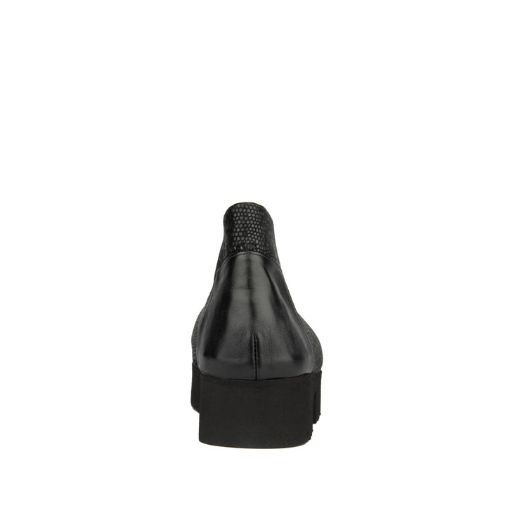 BLACK TEXTURED MICROFIBER